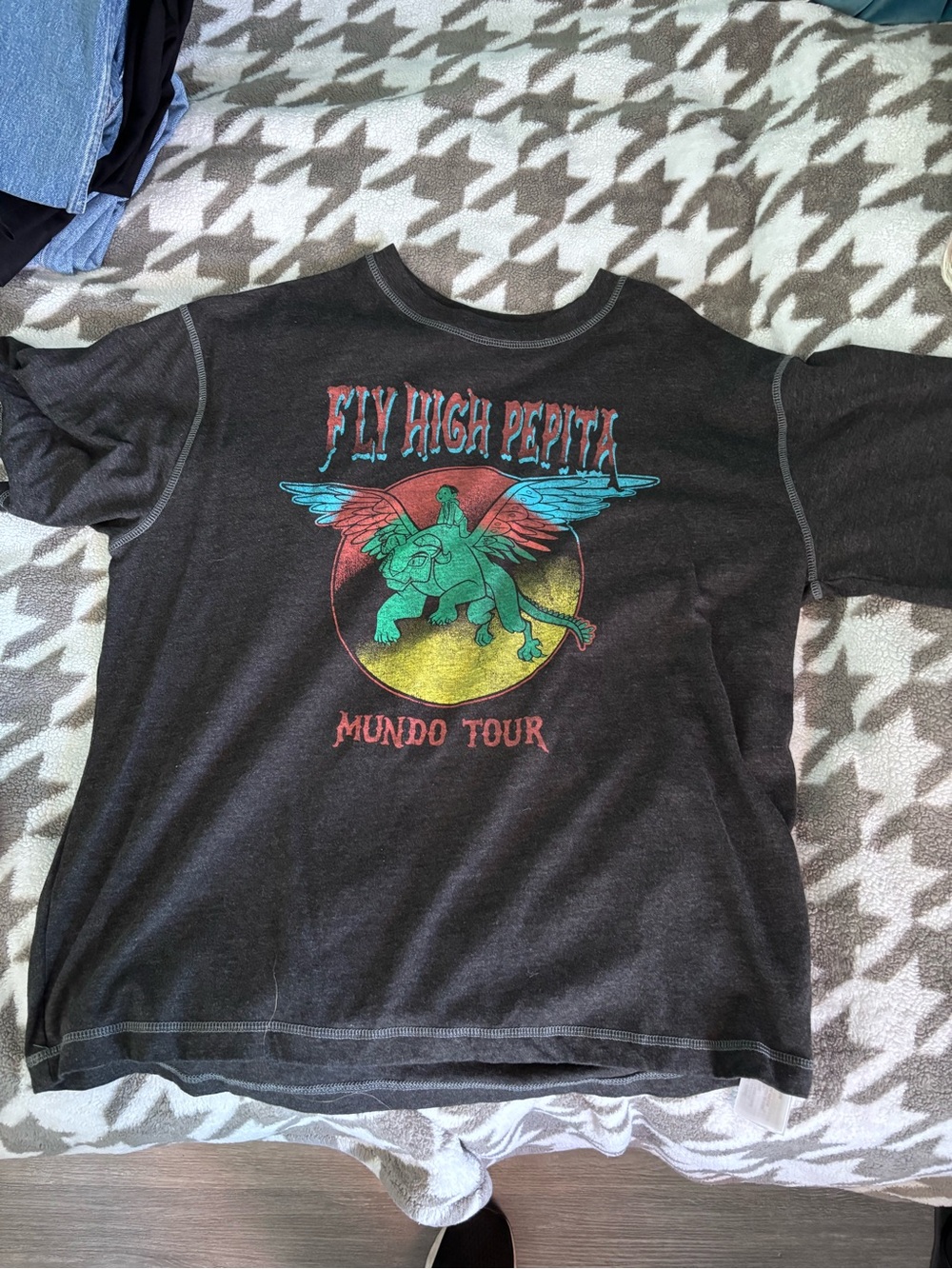 Fly High Pepita Mundo Tour Graphic Tee - Black